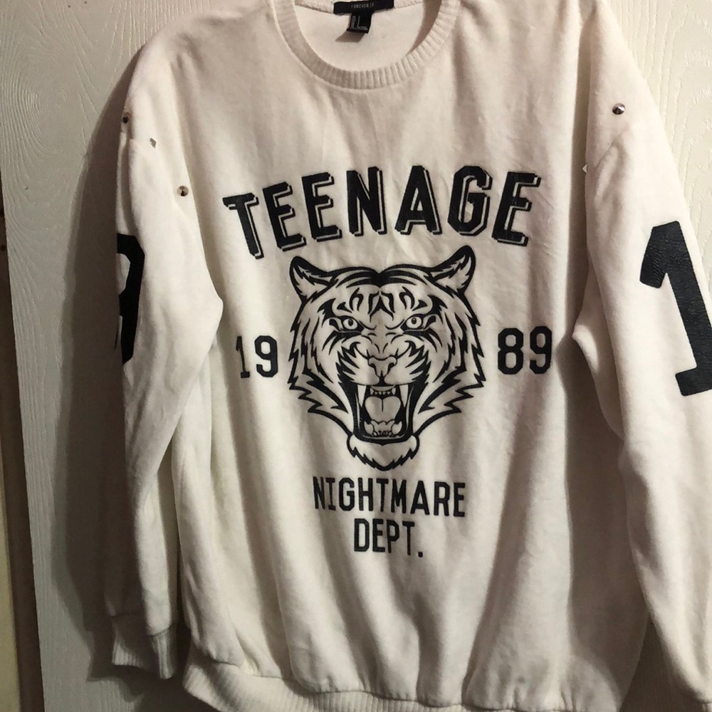 FOREVER 21 SWEATER